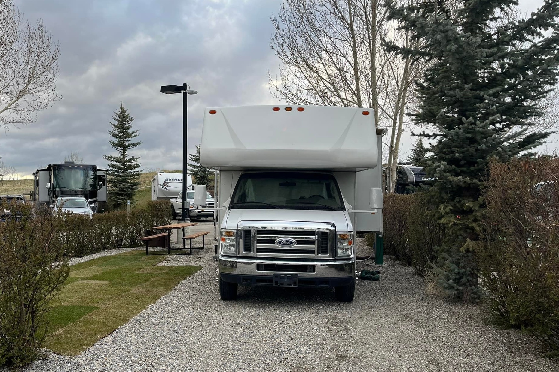 Class C Motorhome with One Slide Out - Sleeps up to 4
