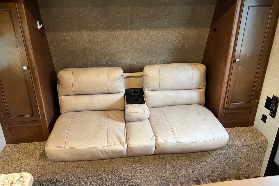 Ron and Joanne’s Keystone Hideout Single Axle 185LHS Travel Trailer