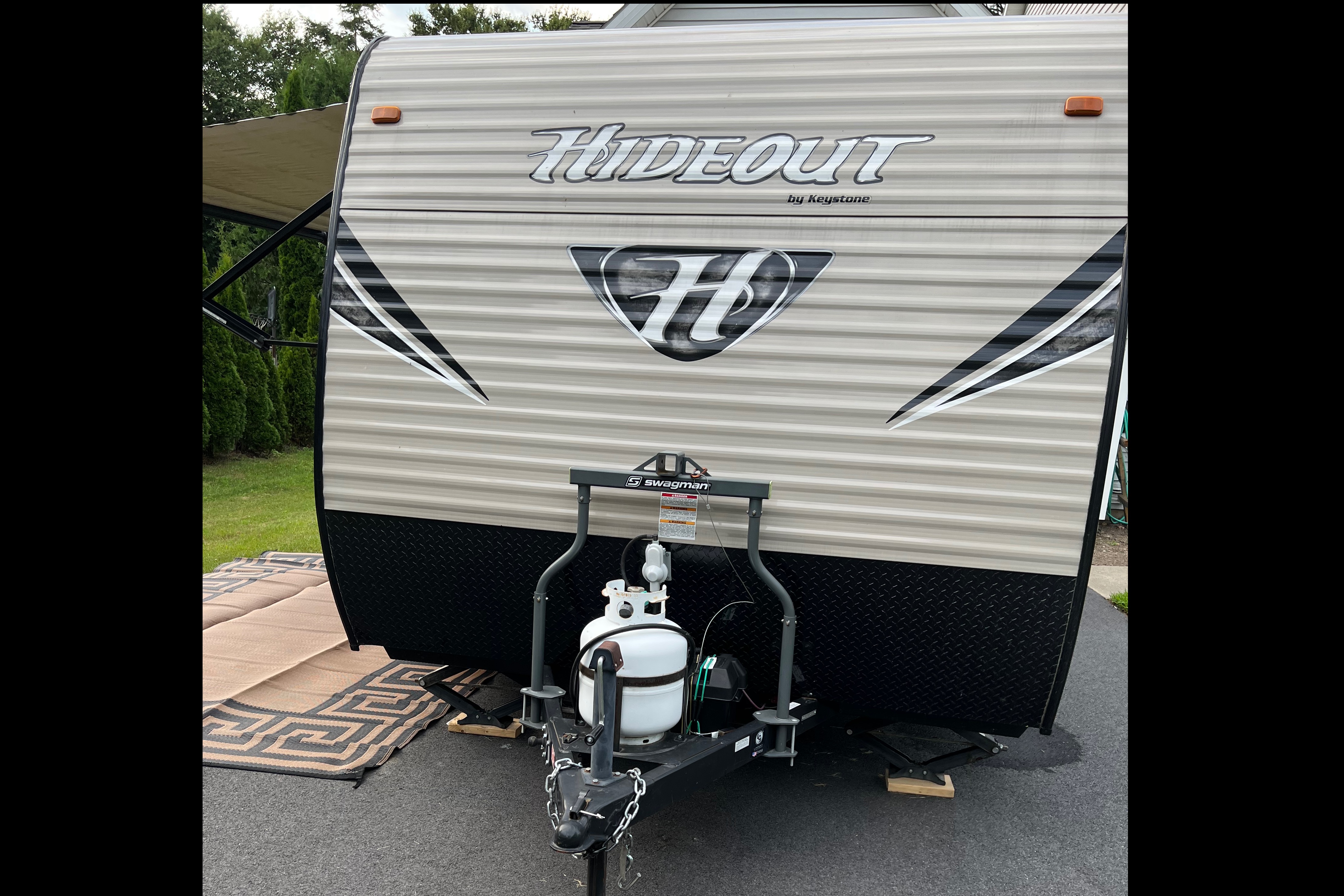 Ron and Joanne’s Keystone Hideout Single Axle 185LHS Travel Trailer