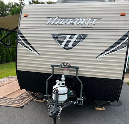 Ron and Joanne’s Keystone Hideout Single Axle 185LHS Travel Trailer