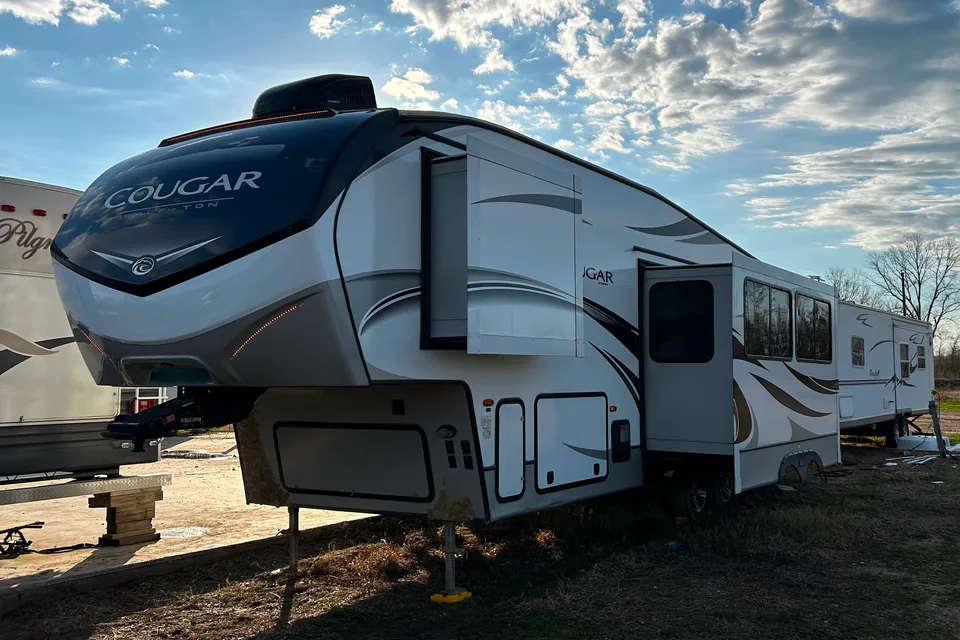 Justin's Keystone Fifth Wheel bunkhouse