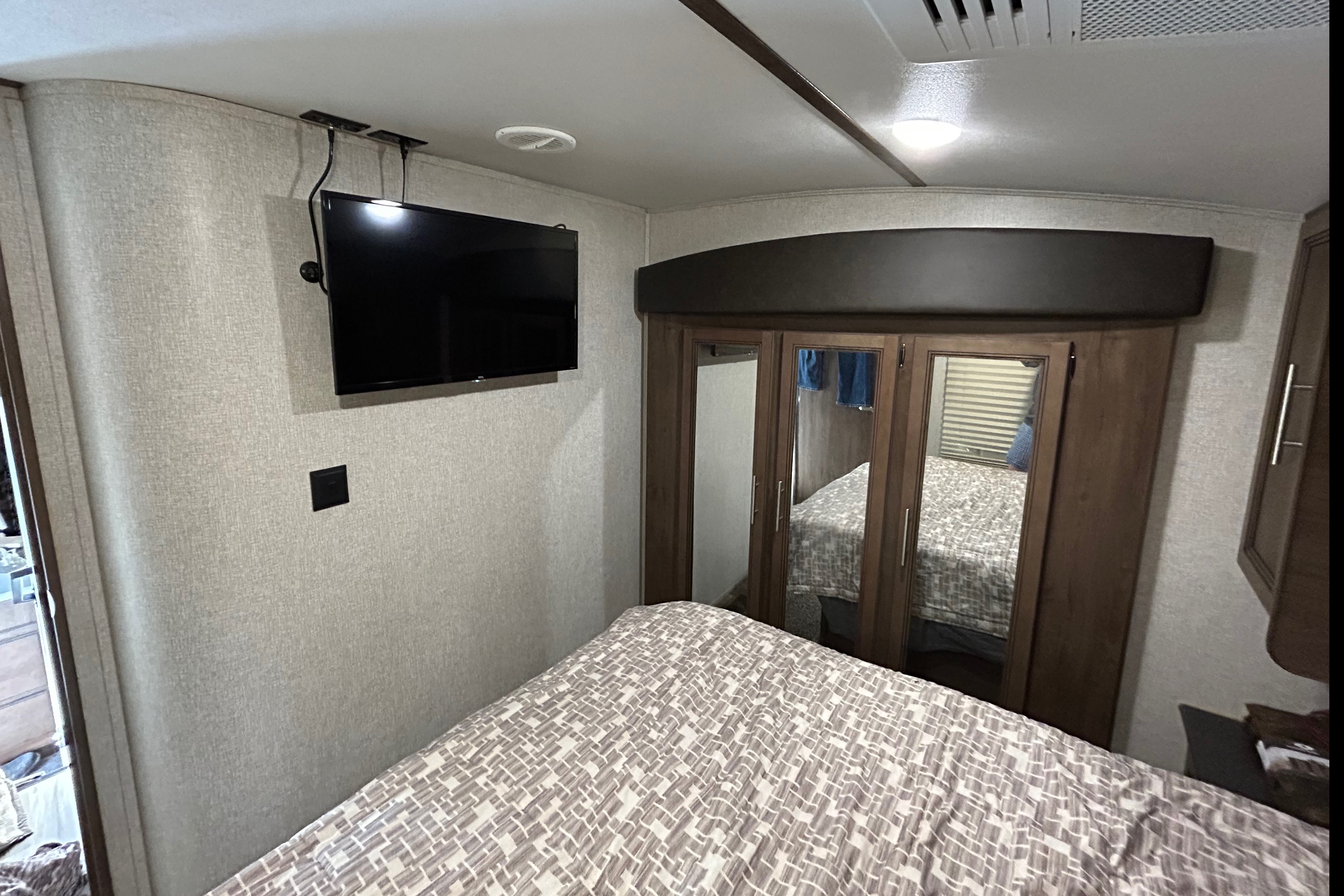 Justin's Keystone Fifth Wheel bunkhouse