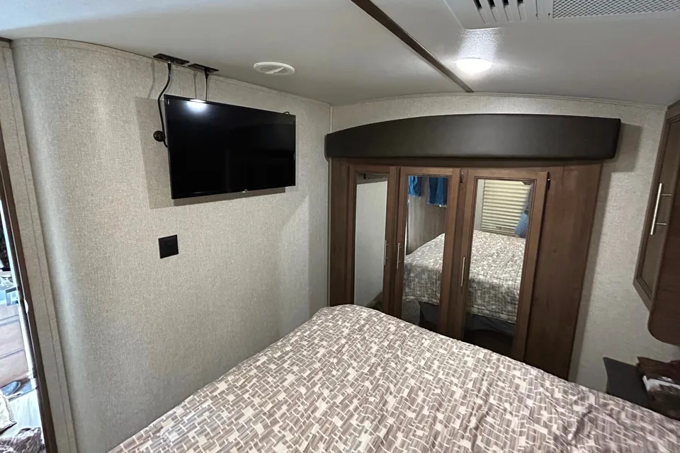 Justin's Keystone Fifth Wheel bunkhouse
