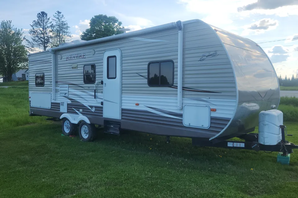 Benjamin 's Revere 27 bunk house  Travel Trailer