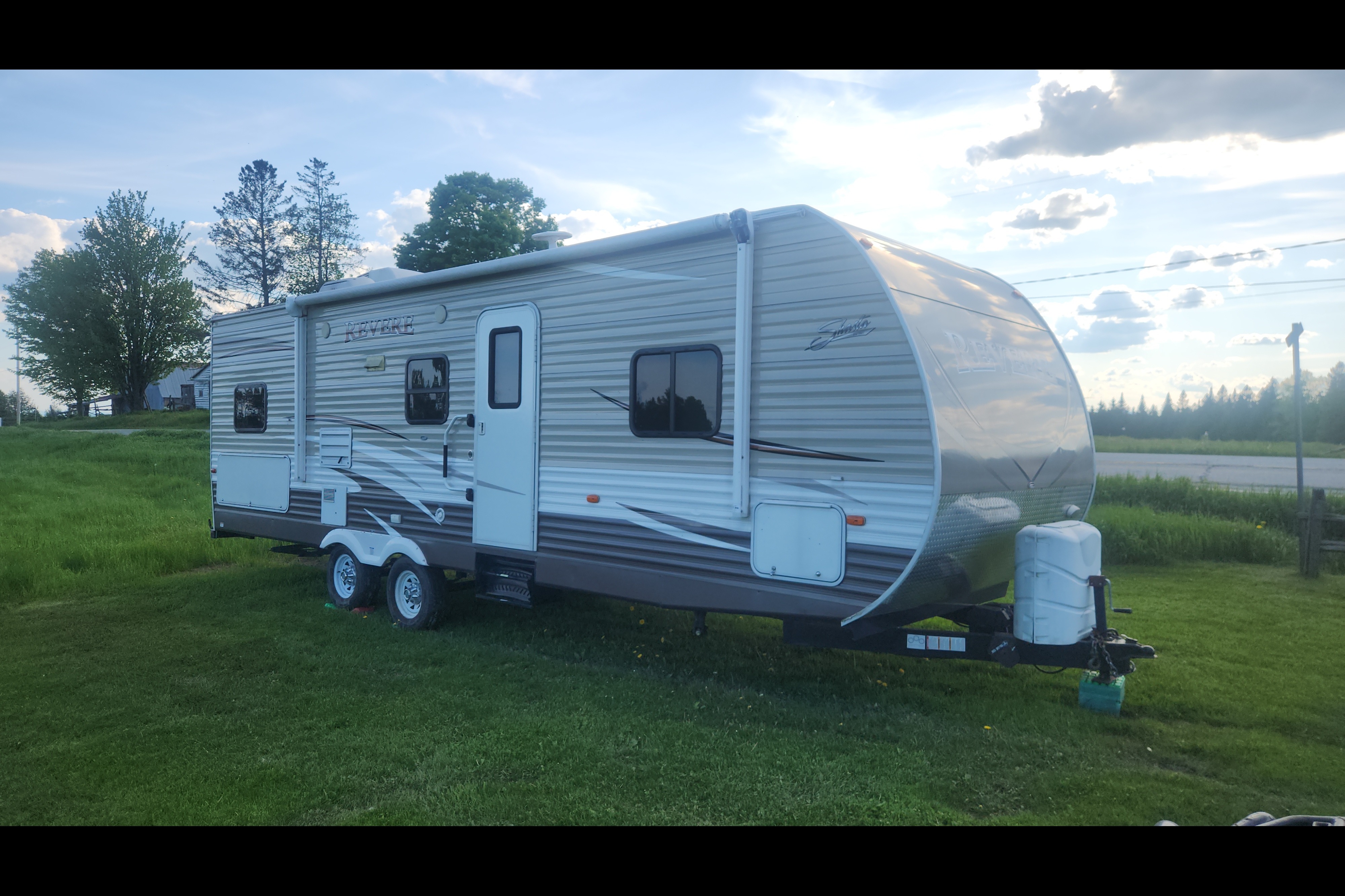 Benjamin 's Revere 27 bunk house  Travel Trailer