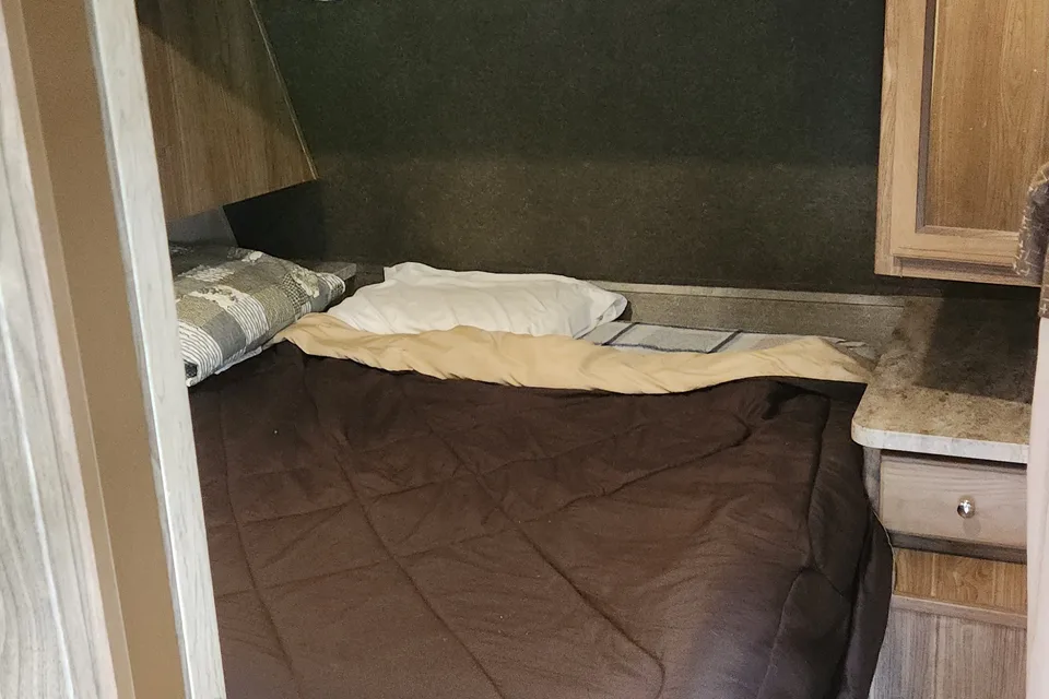 Benjamin 's Revere 27 bunk house  Travel Trailer