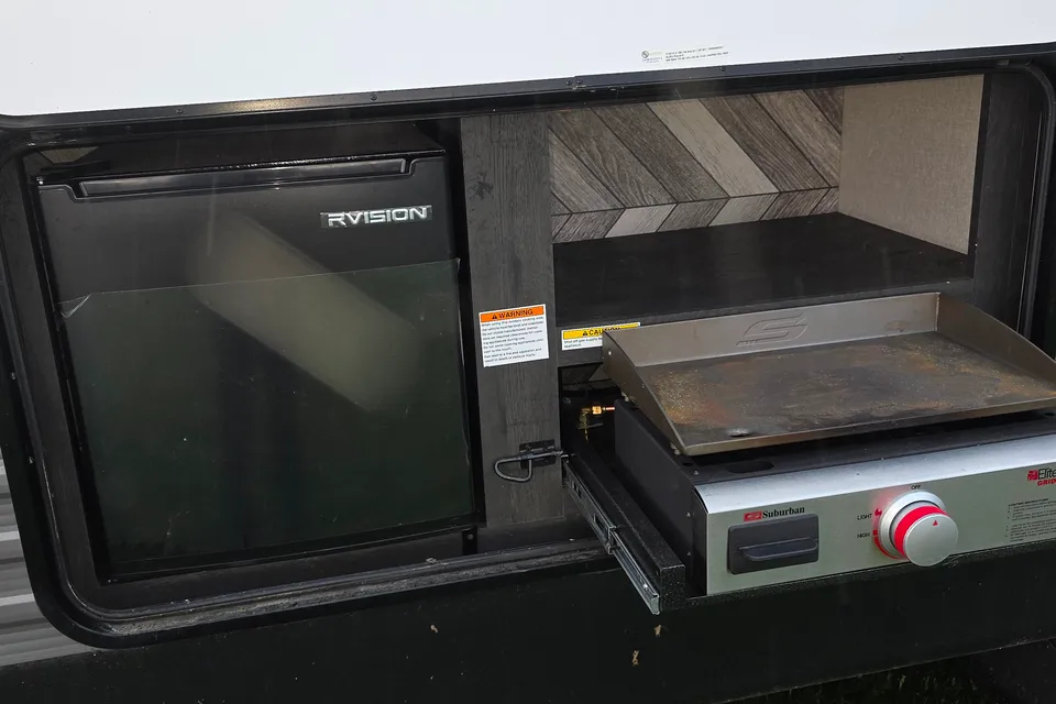 Oliver's Sportsmen 392BHKSE Travel Trailer
