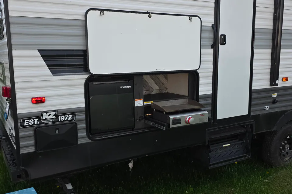 Oliver's Sportsmen 392BHKSE Travel Trailer