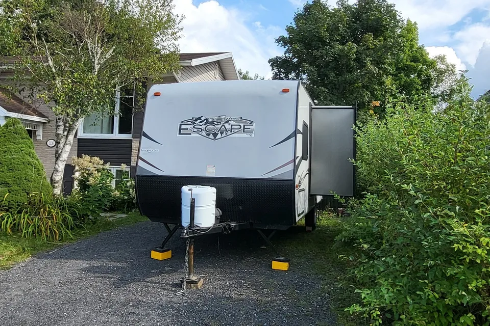 Katine Escape Trailer Industries 196 Roulotte