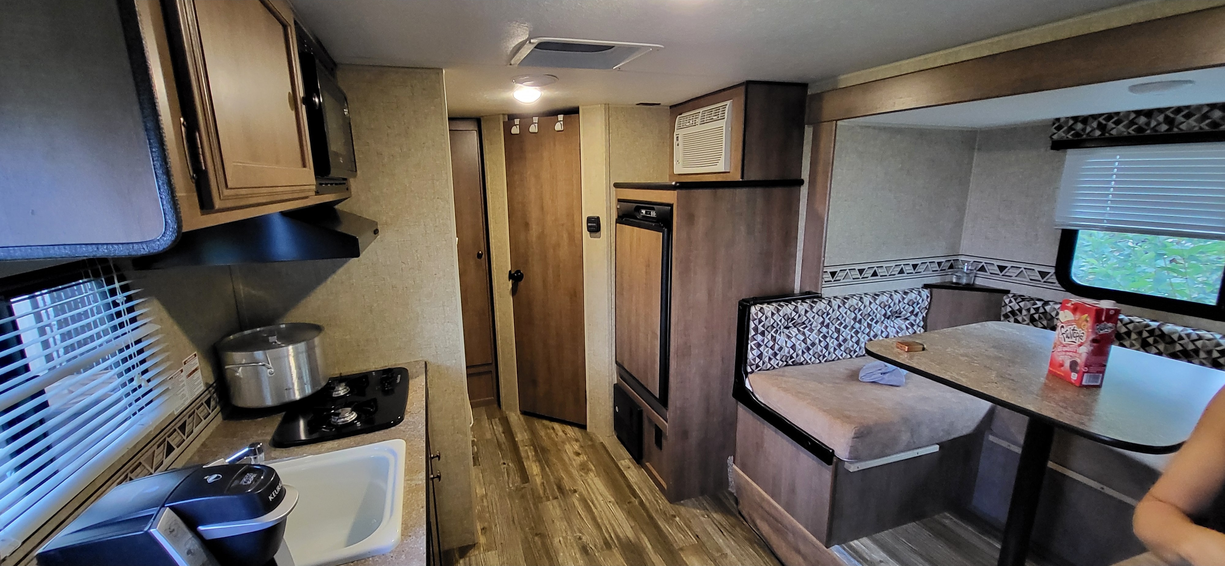 Katine Escape Trailer Industries 196 Roulotte