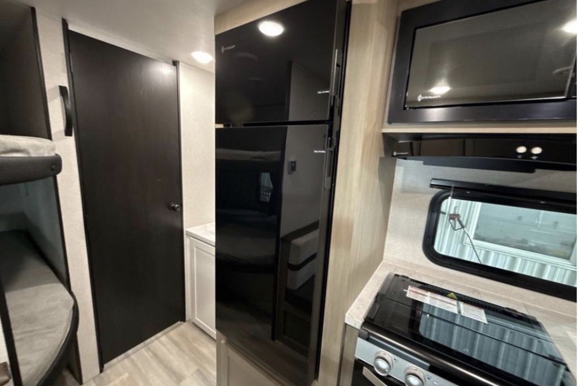 Ryan's Heartland Prowler 2600BH Travel Trailer