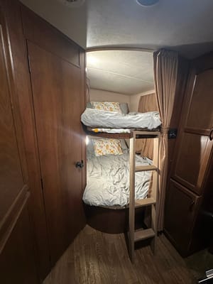 Spacious Tahoe Bunkhouse *Festival Friendly