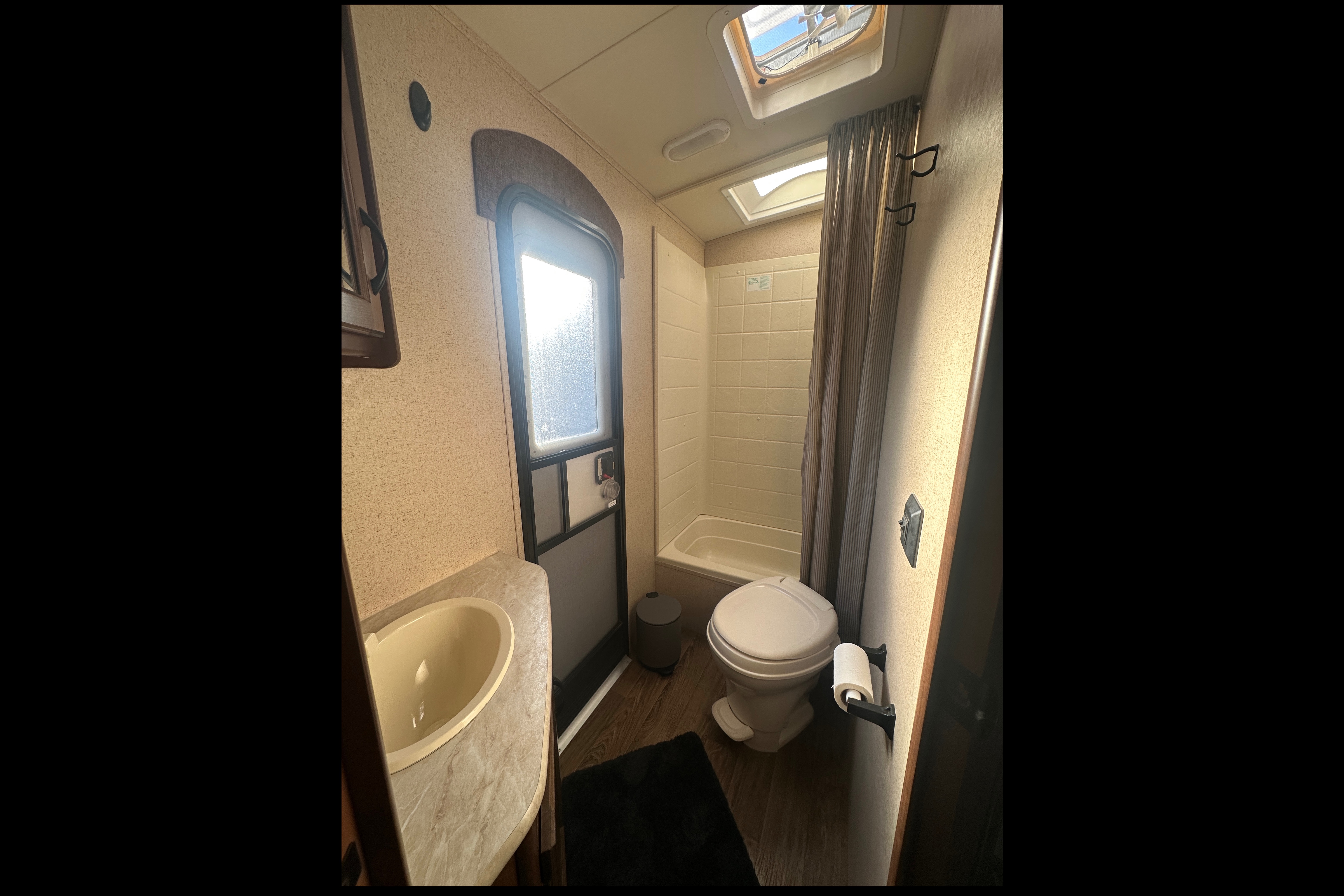 Spacious Tahoe Bunkhouse *Festival Friendly