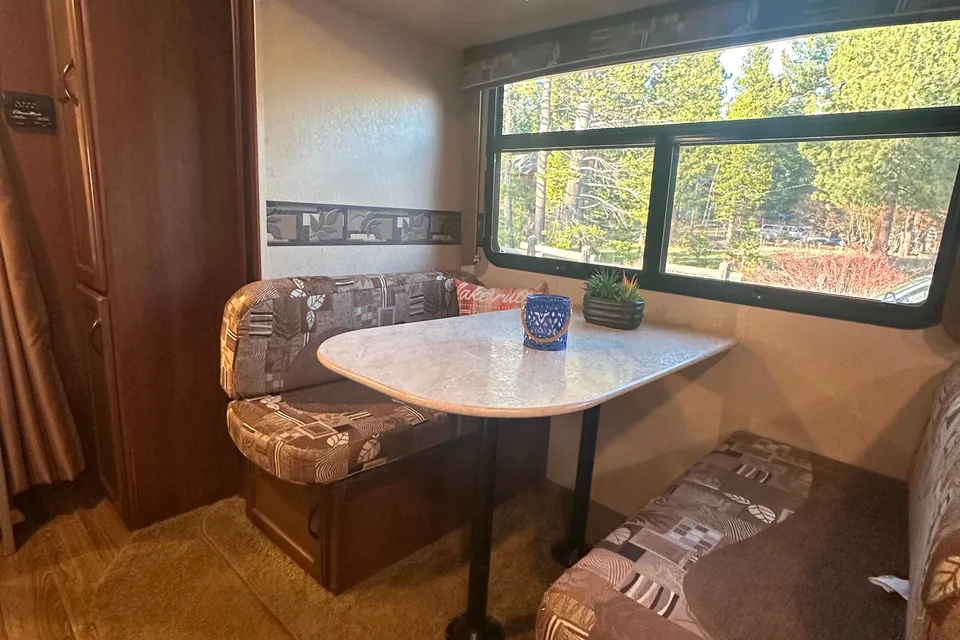 Spacious Tahoe Bunkhouse *Festival Friendly