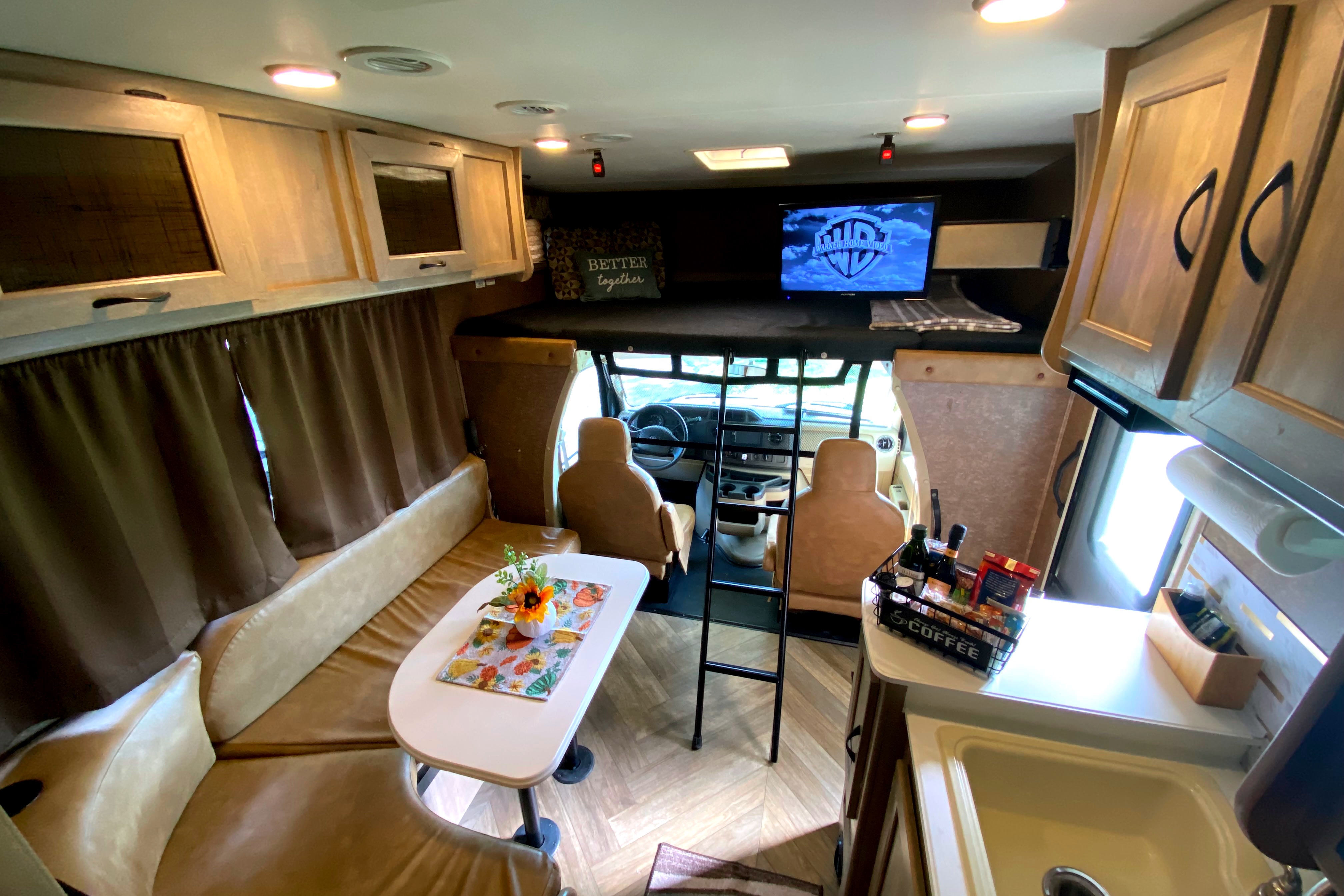 “Free Bird” Coachmen Freelander Class C