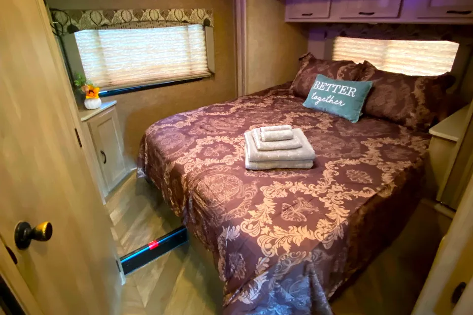 “Free Bird” Coachmen Freelander Class C