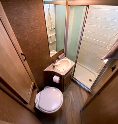 “Free Bird” Coachmen Freelander Class C