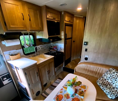 “Free Bird” Coachmen Freelander Class C