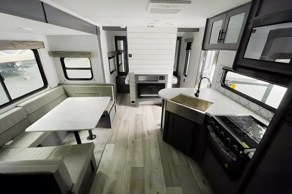 Family Travel Trailer- Dutchmen Aspen 