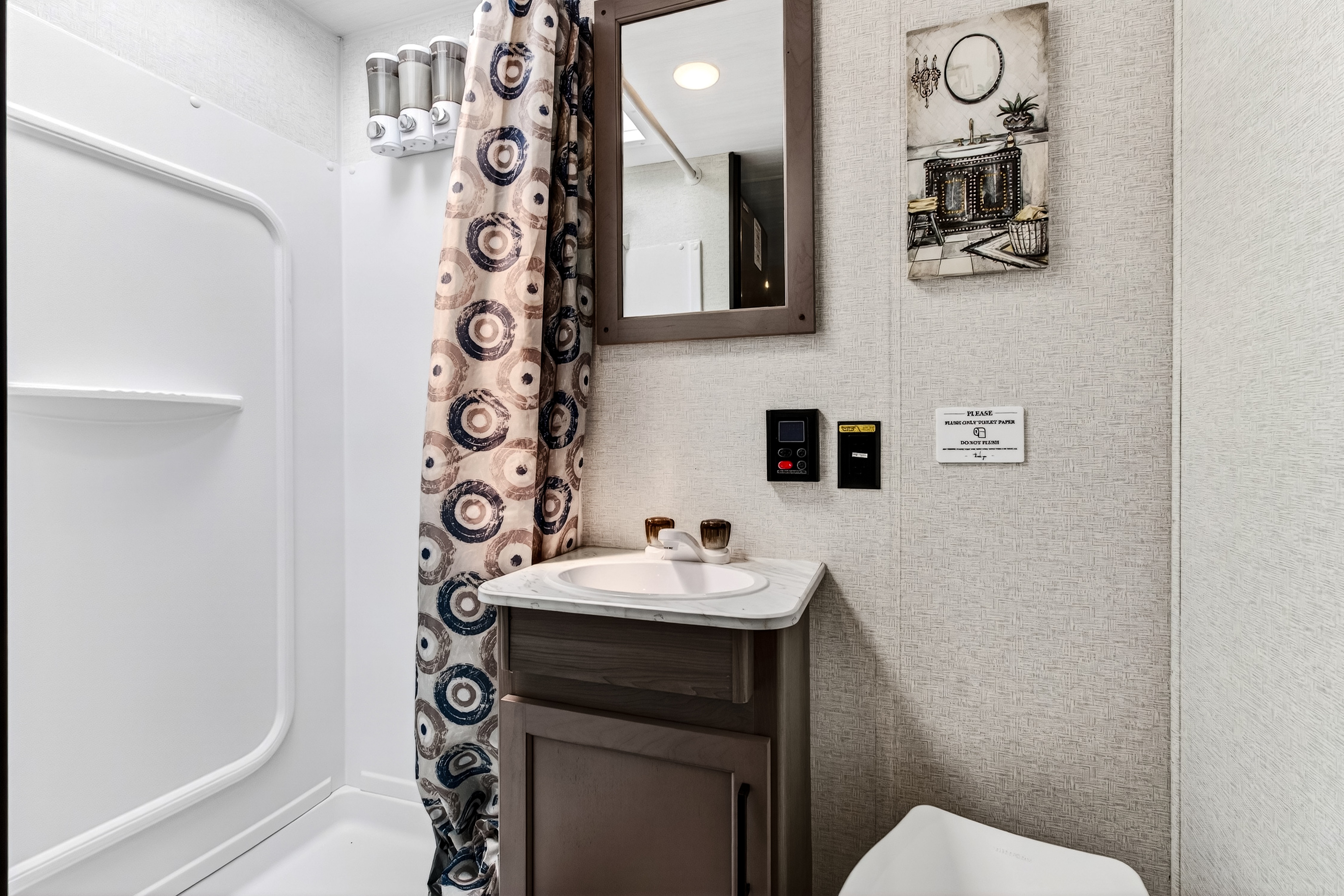 Little sunshine RV Rentals Hideout 176BH