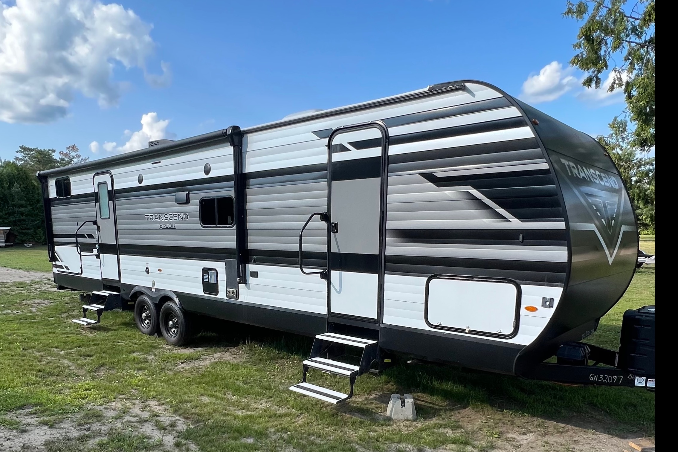 Brandon’s  2022 Grand Design Transcend Xplor 321BH  