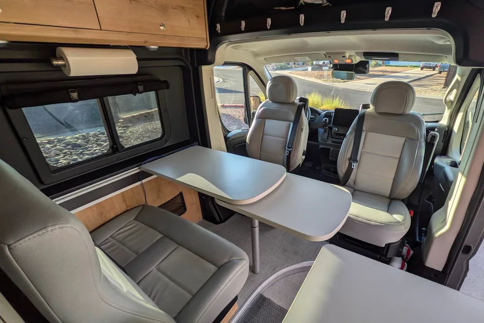 Arizona's Airstream Rangeline Class B