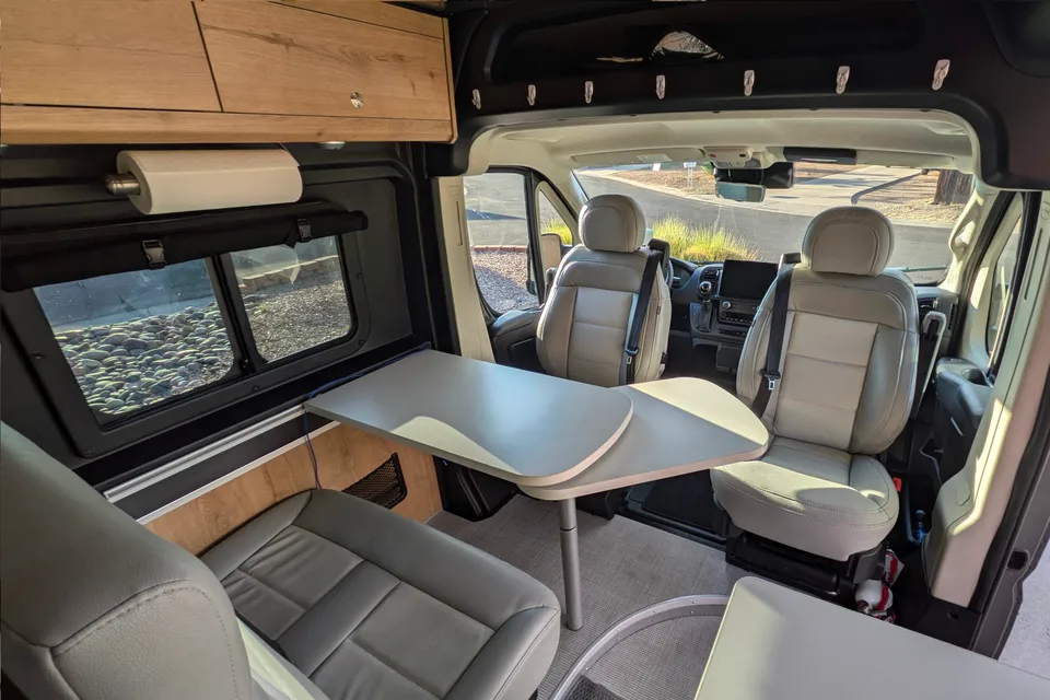 Arizona's Airstream Rangeline Class B