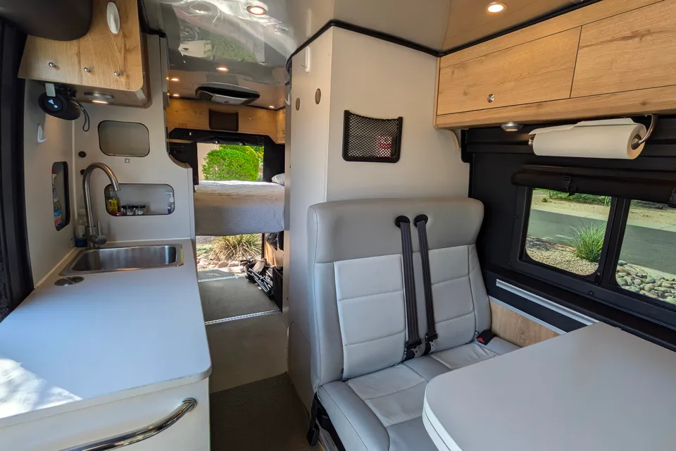 Arizona's Airstream Rangeline Class B