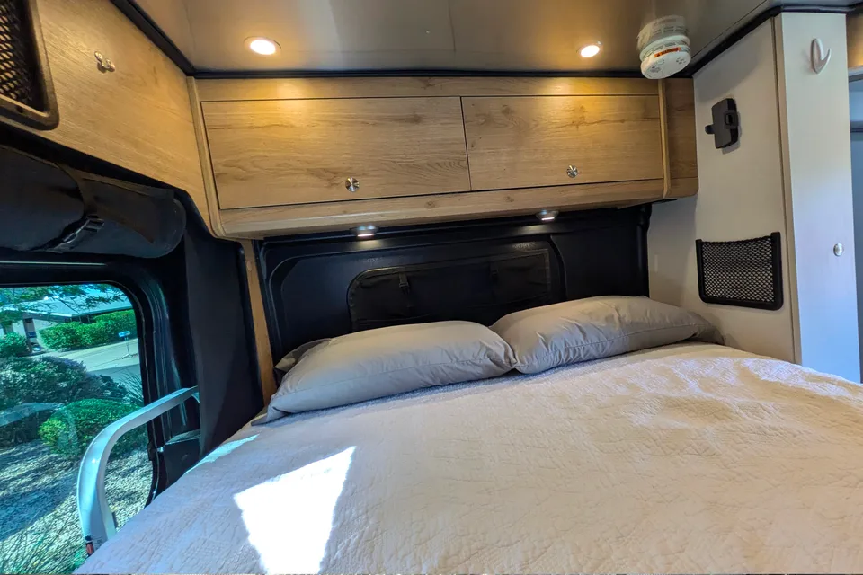 Arizona's Airstream Rangeline Class B