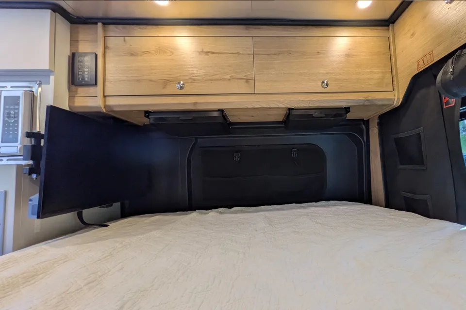 Arizona's Airstream Rangeline Class B
