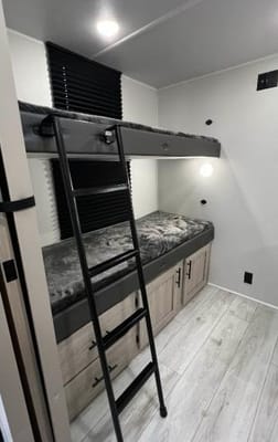 2026 East to West Della Terra 250QB- Jackson RV Rental
