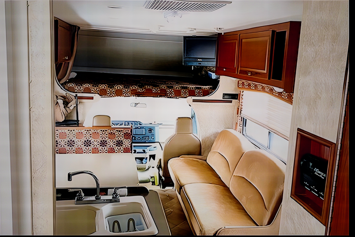 Maurice / Winnebago Access 29t