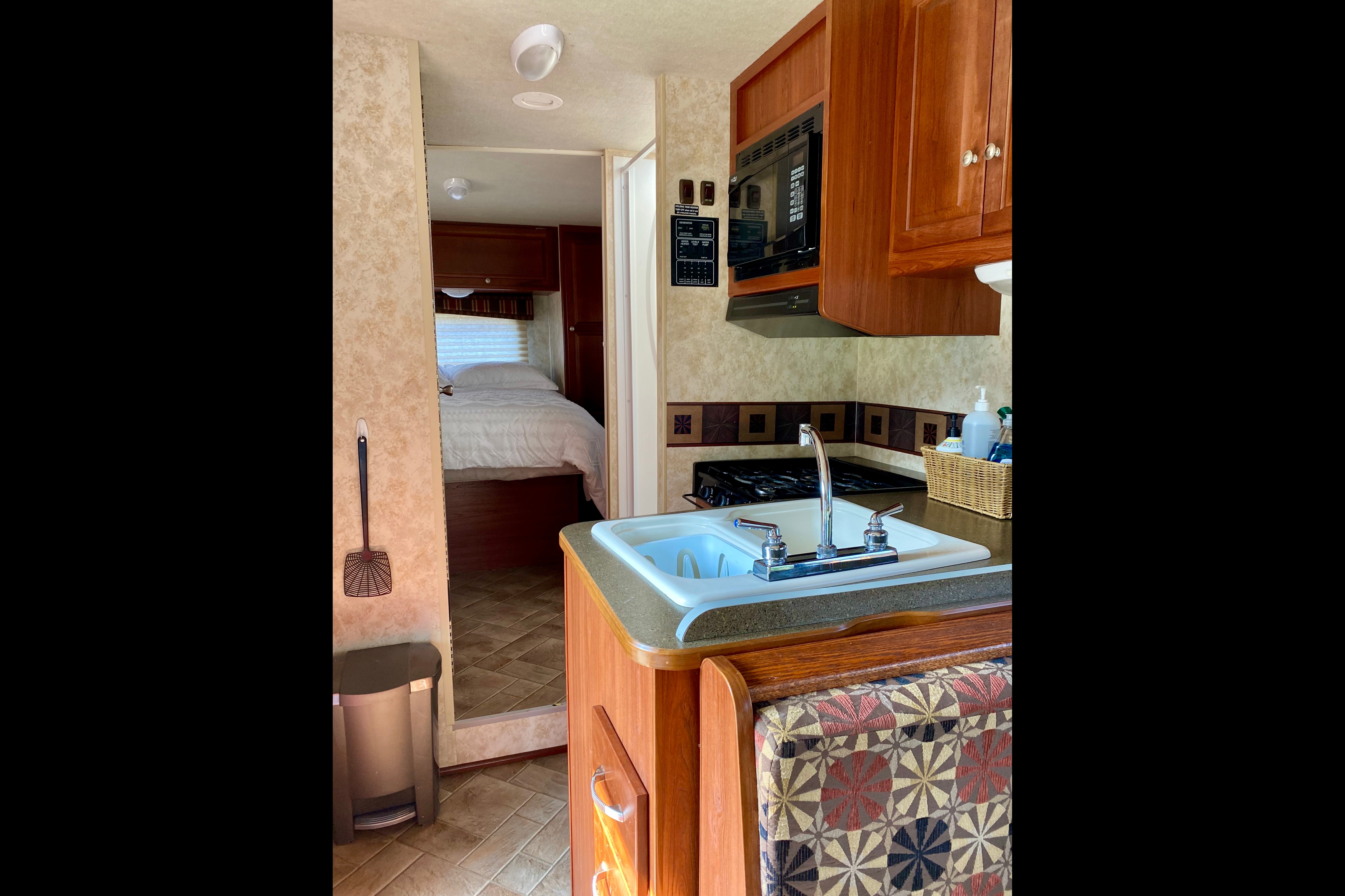 Maurice / Winnebago Access 29t