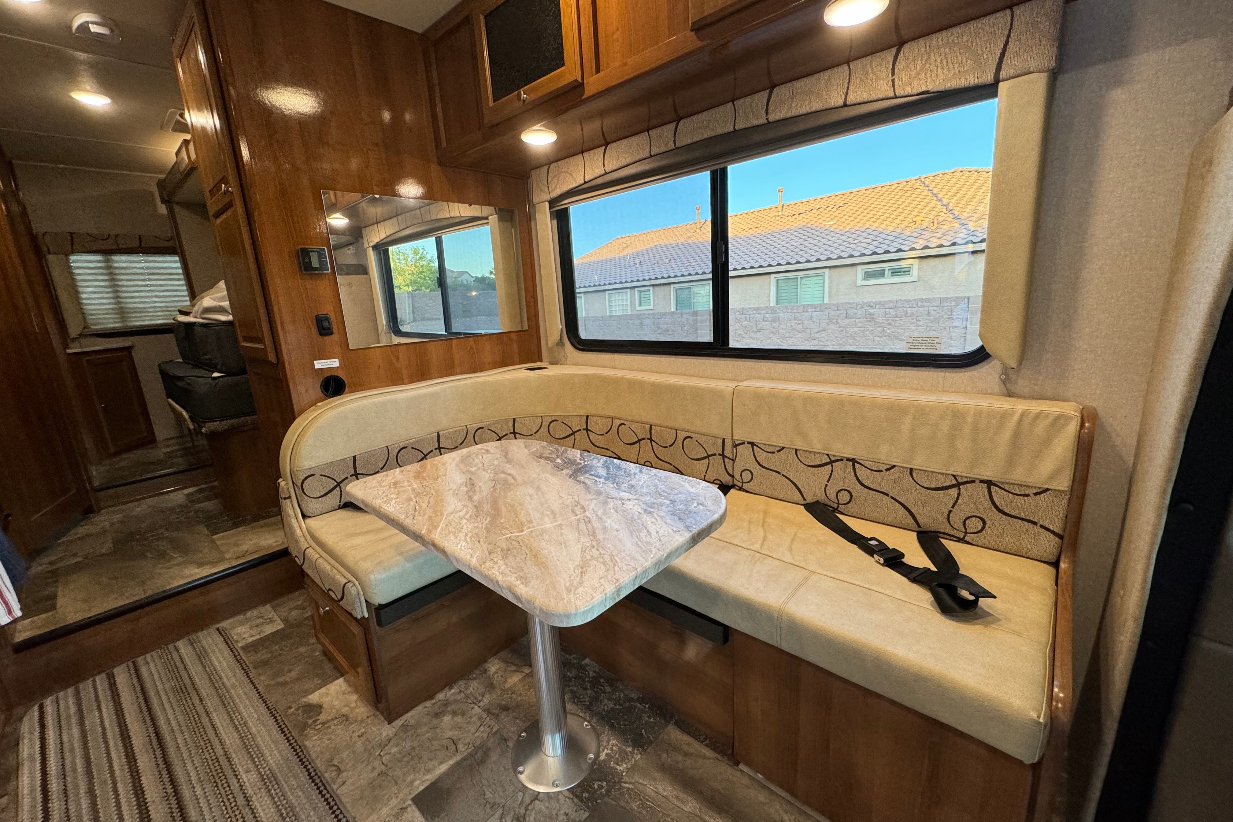❤️ Coachmen Leprechaun  Class C ❤️