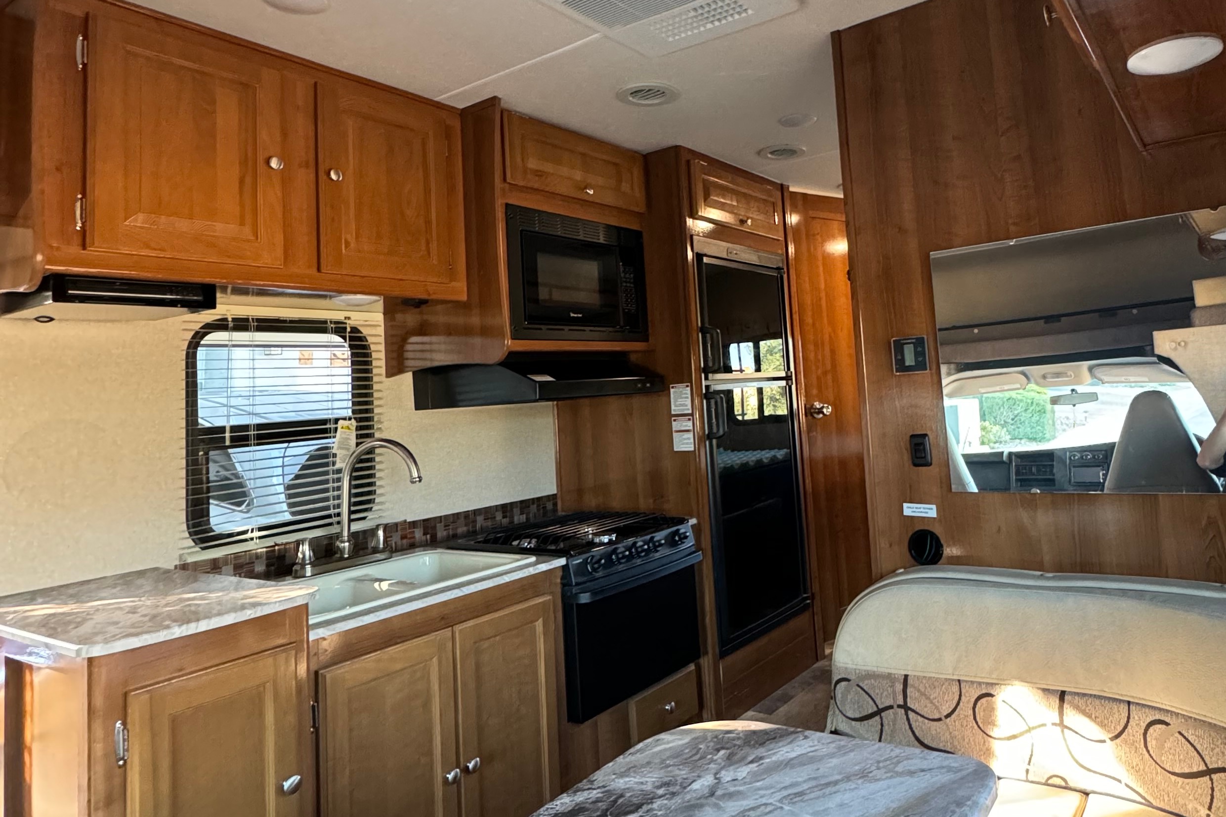 ❤️ Coachmen Leprechaun  Class C ❤️