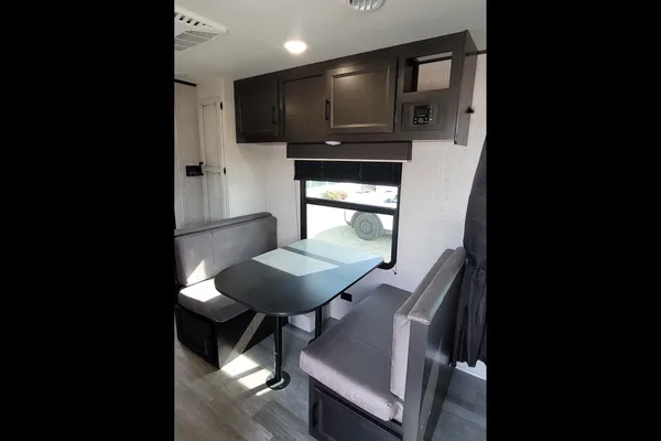 2022 Jay Flight SLX 8 | 224BHW