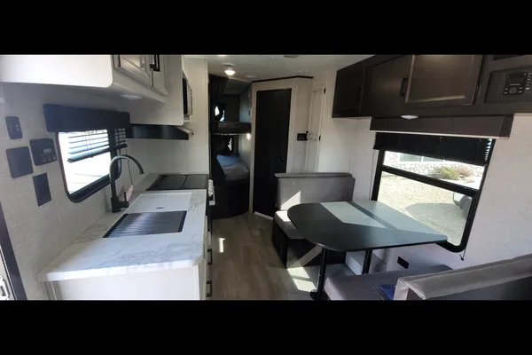 2022 Jay Flight SLX 8 | 224BHW