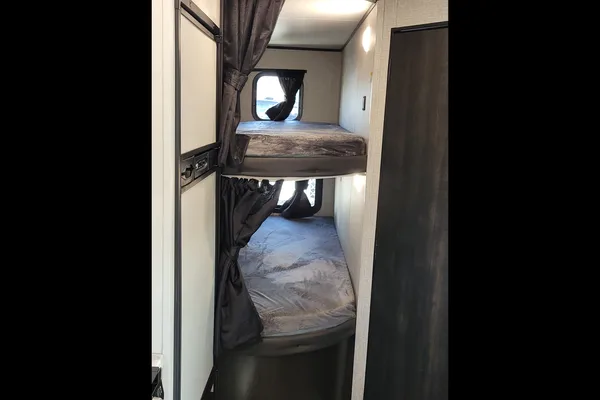 2022 Jay Flight SLX 8 | 224BHW