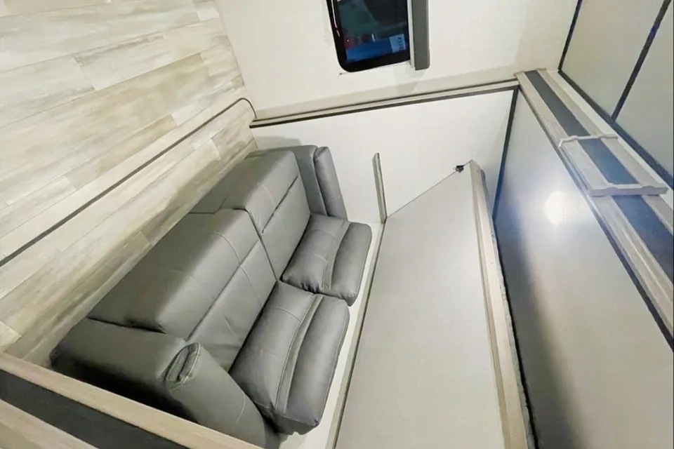 Brock's and Rhiannon’s Cozy Coachmen Northern Sprit  Travel Trailer