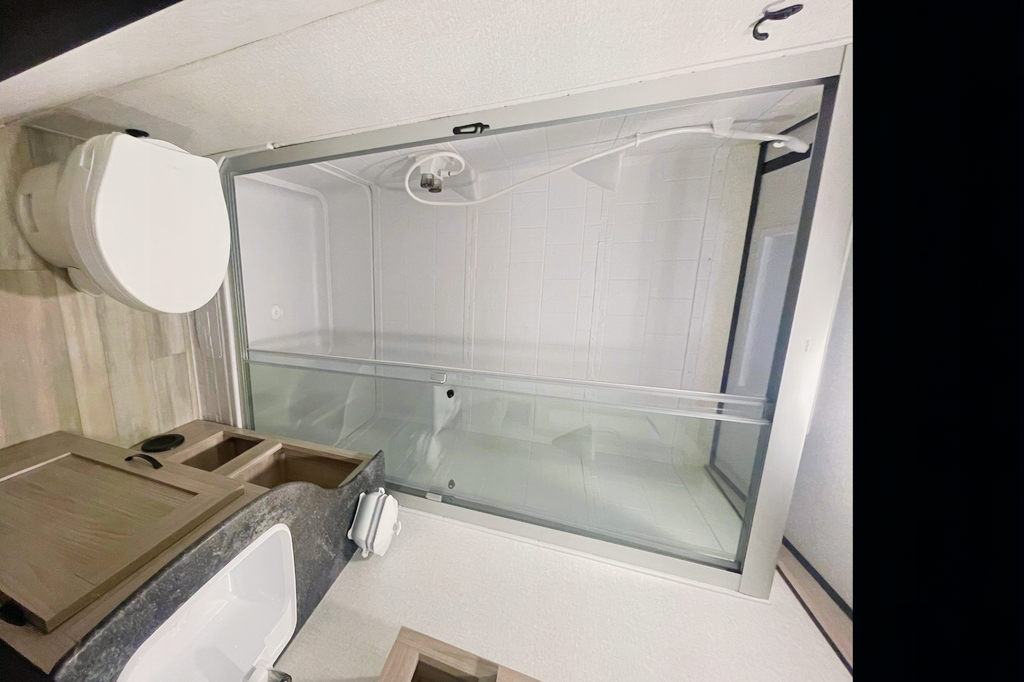 Brock's and Rhiannon’s Cozy Coachmen Northern Sprit  Travel Trailer