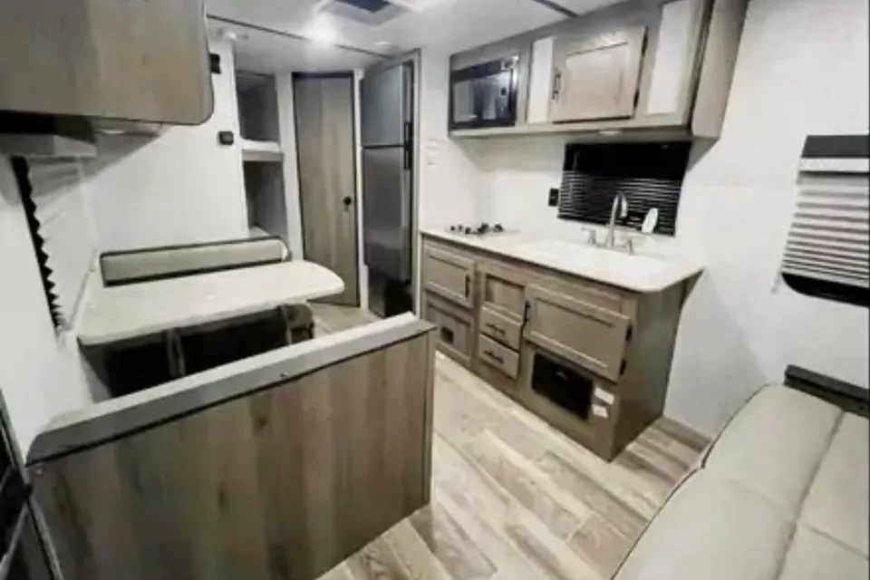 Bunkhaus-Boden Travel Trailer Gulf Stream 2022 Ameri-lite 197BH(Easy to Tow/Family Bunkhouse)
