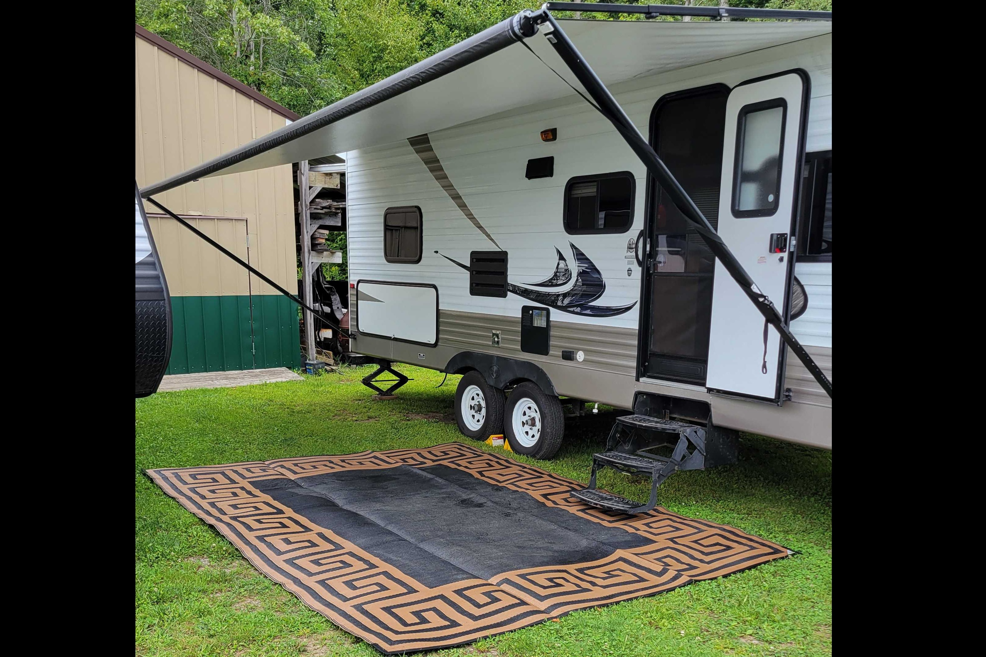 Michael 's Layton 264B Skycat Travel Trailer