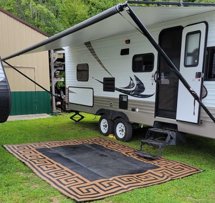 Michael 's Layton 264B Skycat Travel Trailer