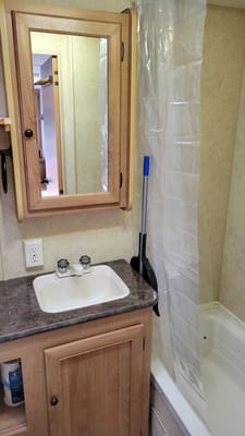 Michael 's Layton 264B Skycat Travel Trailer