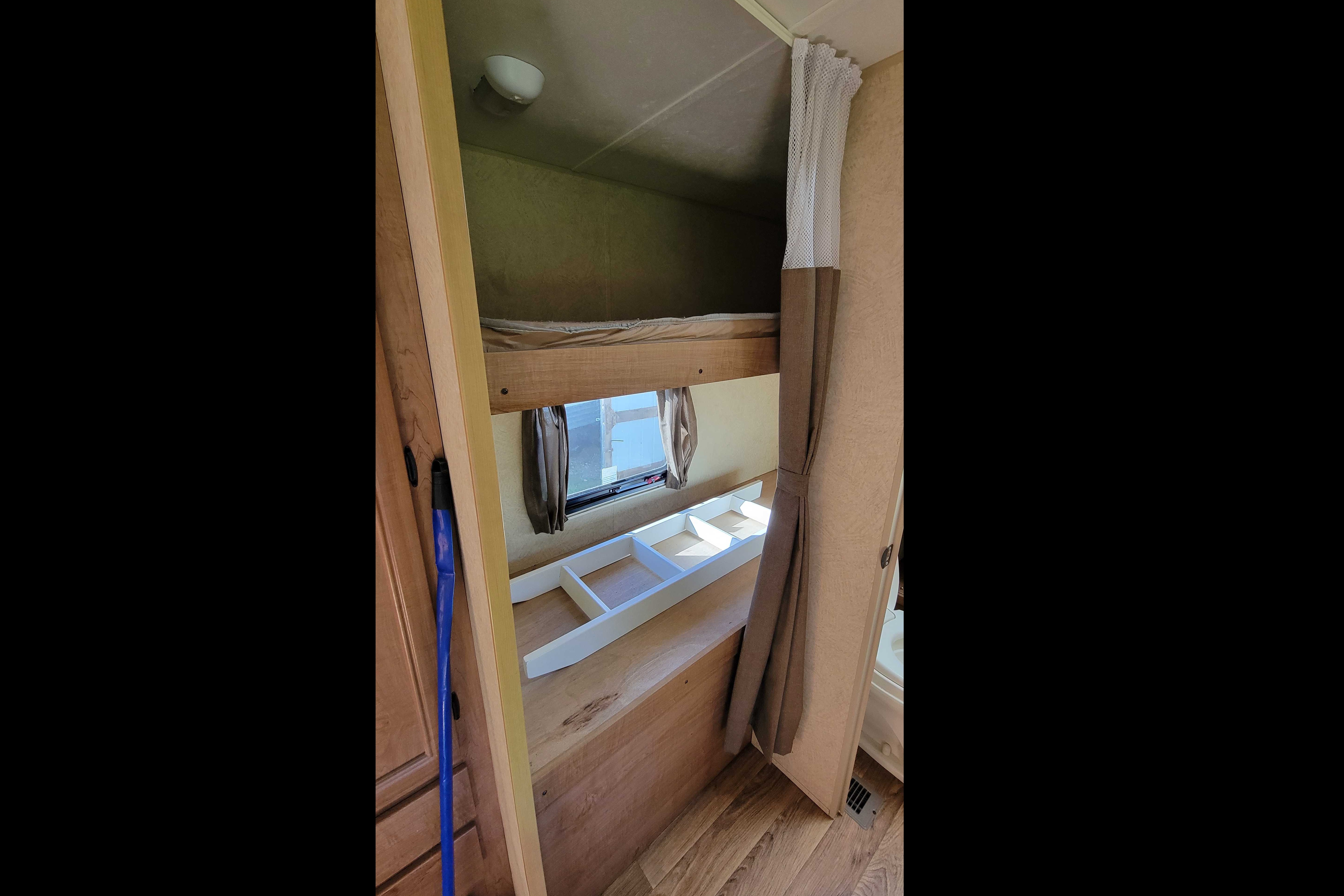 Michael 's Layton 264B Skycat Travel Trailer