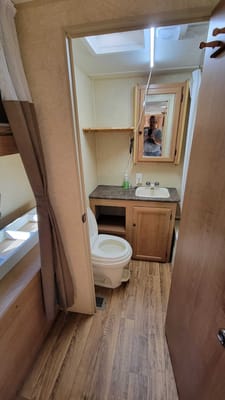 Michael 's Layton 264B Skycat Travel Trailer