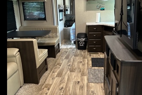 Caravana de Koch Keystone 280bh Travel Trailer