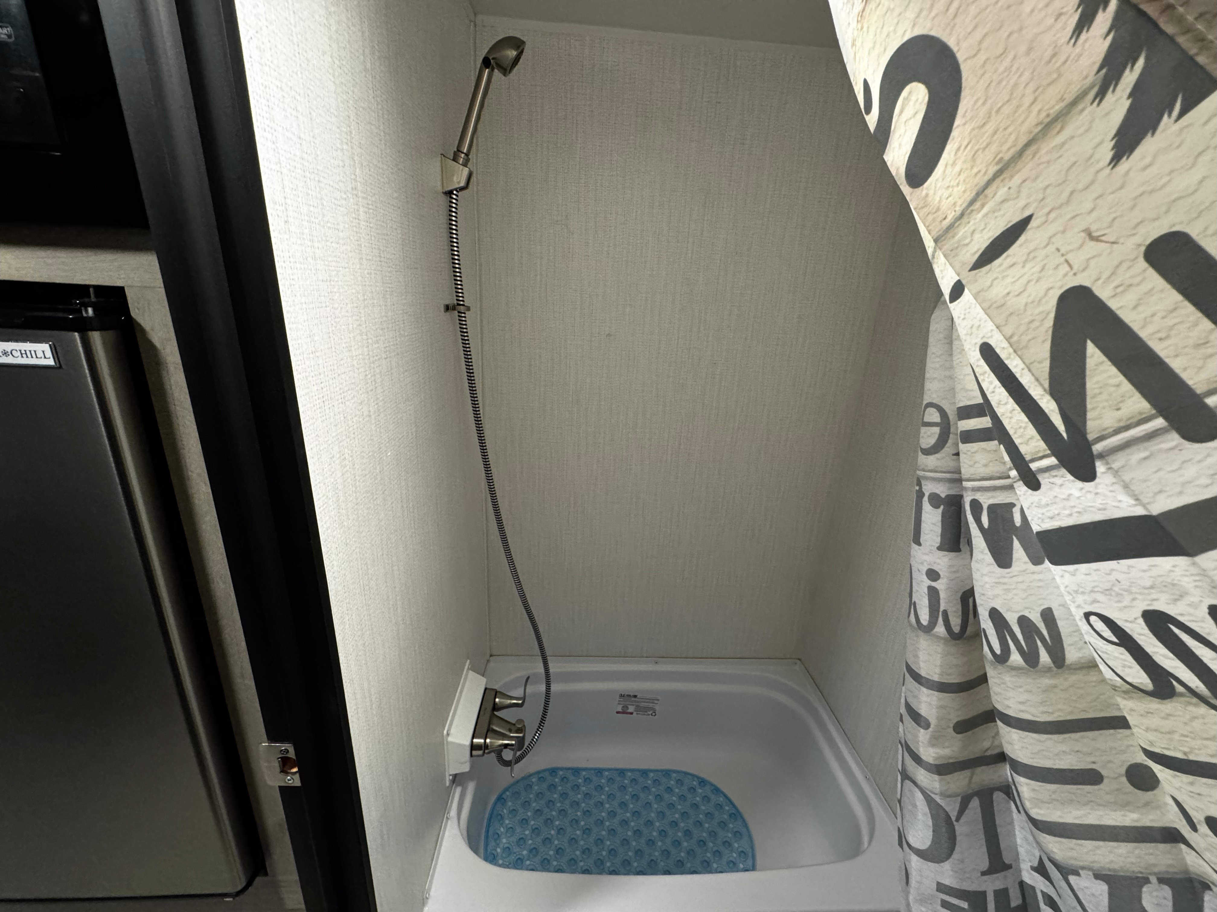 Clean & Comfy 2024 Avenir - Lightweight RV
