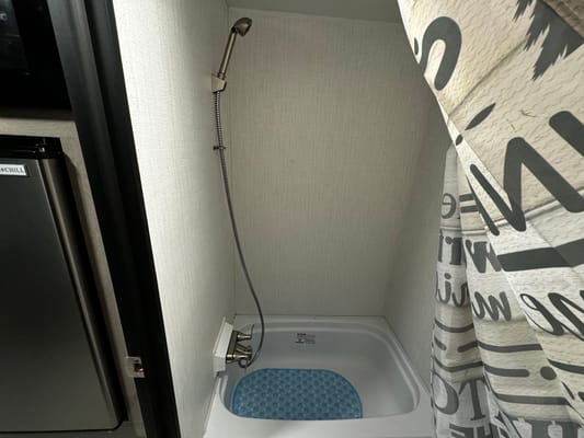 Clean & Comfy 2024 Avenir - Lightweight RV