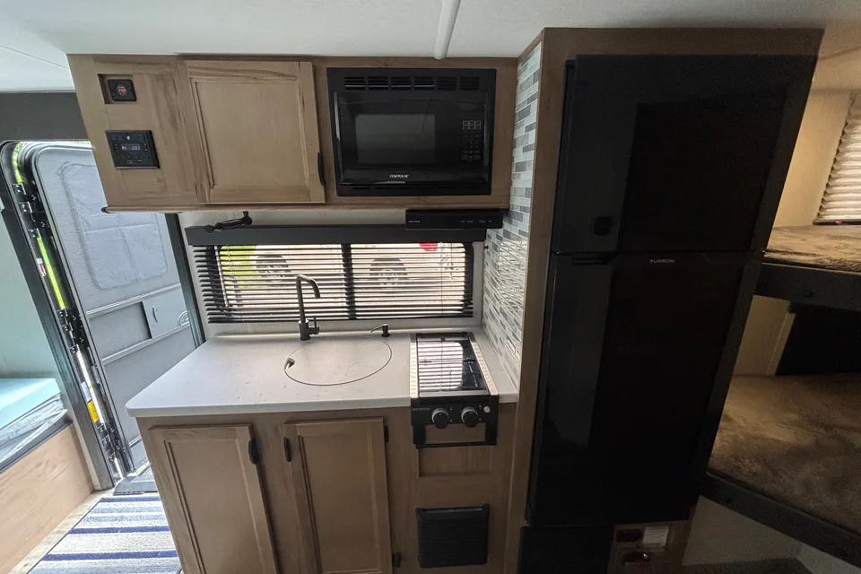 Espanola Wolf Pup limited 17JW Travel Trailer